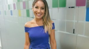 Bomberos prenden el fuego: ¡Guerra de amarillos contra conductora de tv!
