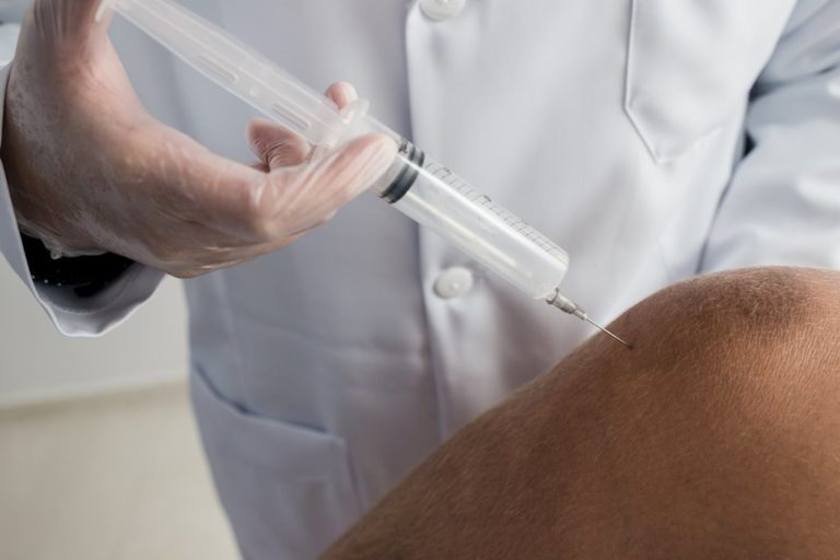 Un día sí, otro día no: OMS ahora dice que hay esperanza de lograr la ansiada vacuna