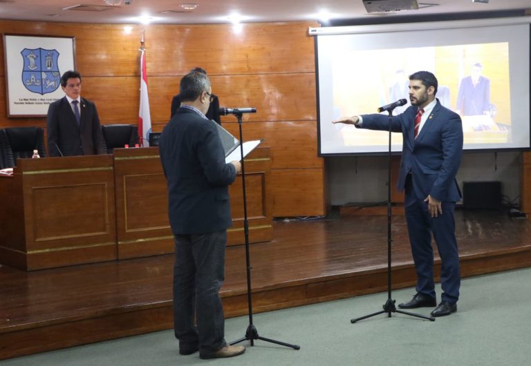 Guerra comunal, Nenecho tilda de “gran maricón” a Senador y éste retruca: “Está con tragos demás”