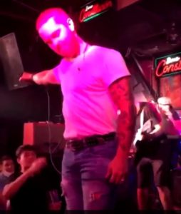 Denuncian aglomeración sin protocolo en concierto “cheto” (video)
