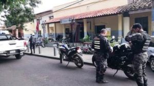 Policía interviene farra de 70  pelotudos que invocan “derecho a  diverrirse” , y expandir el virus