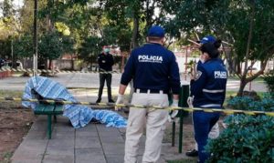 Dos coreanos muertos en plaza de Villa Morra, Asunción. Cuerpos no mostraban señales de violencia