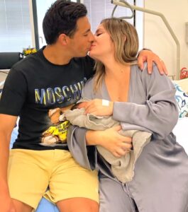 (VIDEO)Ya nació bebé de Dahiana Bresanovich y Blas Riveros