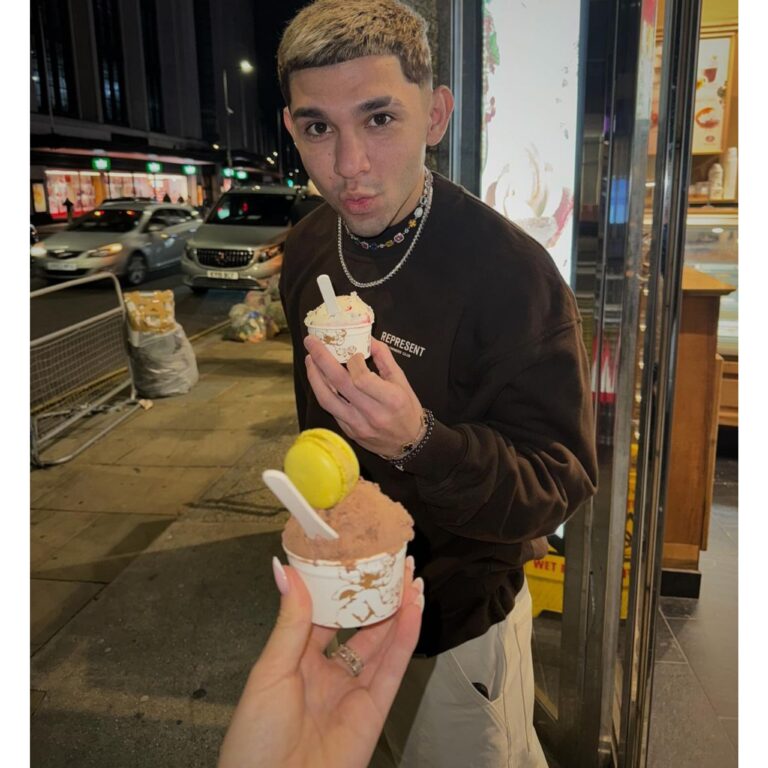 Julio Enciso paseó por Londres antes de ir a Rusia