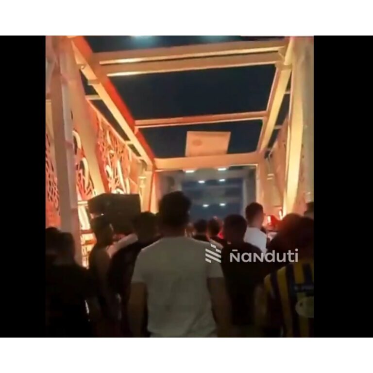 (VIDEO)¡Escándalo en la pasarela de Ñanduti!: Péndex farrearon y derramaron cerveza a conductores