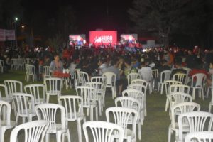Candidato oficialista se llena la boca en inauguración de puesto pero su “pueblo” no le respondió