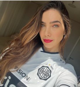 ¿Nueva “conquista” de Tito Torres debutó en la hinchada franjeada?