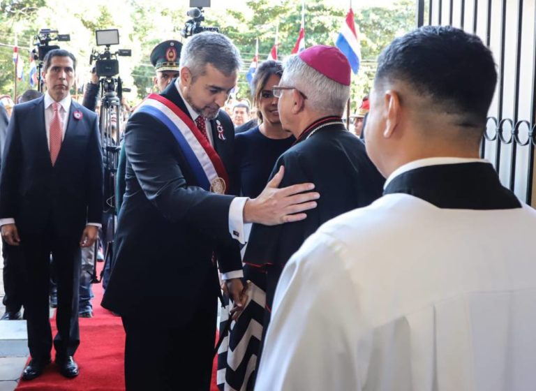 Delegación del ejecutivo a Roma causa roncha ya que costará casi 300 millones