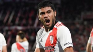 Robert Rojas operado nuevamente del tobillo y salió exitoso