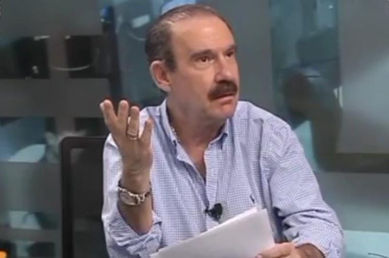 (VIDEO)Arturo Rubín “homenajeó” al Guaraní y recibió cañeadas