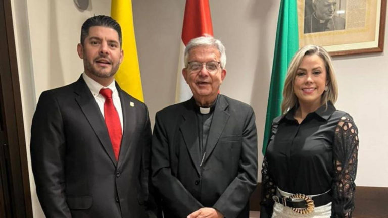 (VIDEO) Lizarella Valiente le bajó a capela “Mi patria soñada” en el Vaticano