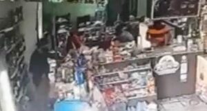 En pleno centro de Asunción, asaltantes atacaron una despensa con pistola