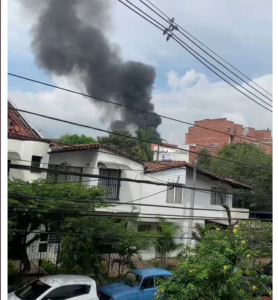 ¡Ocho muertos tras caer una avioneta en Medellín!