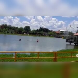 (VIDEO)Se tiró en la laguna de Itá para que le coman yacarés pero no logró su objetivo