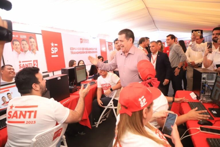 Horacio Cartes participó de la inauguración del Comando de Vigilia de Honor Colorado y resaltó el trabajo de los apoderados