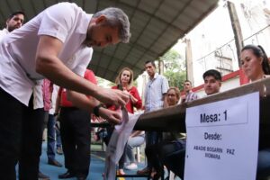 (VIDEO) Escrache a Marito: “La gente no come asfalto”