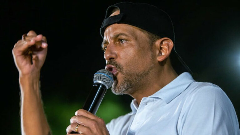 Detienen a gobernador de región boliviana y denuncian “secuestro” policial