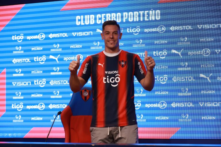 Diego Churín responde a las críticas tras goleada de Libertad