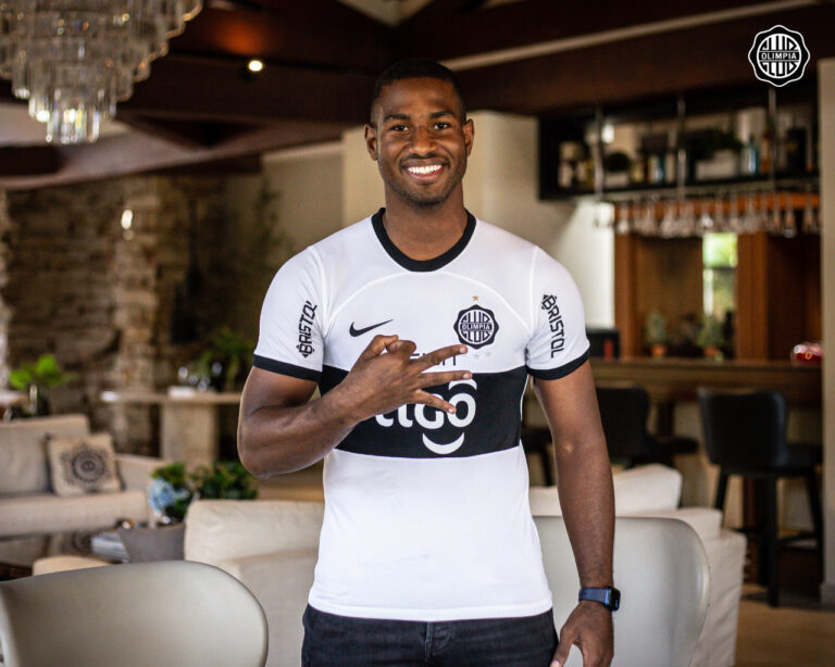 (VIDEO) Olimpia presenta oficialmente a su nuevo refuerzo:  Johan Romaña