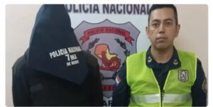 Polis detuvieron a depravado por exhibicionismo e incluso quiso “Manuela” en el calabozo