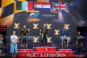 Joshua Duerksen en lo alto del podio: ¡Inició temporada 2025 con una victoria!