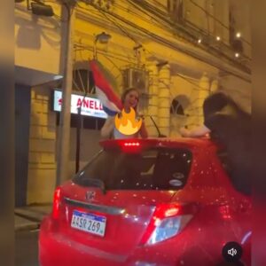 (VIDEO) ¡Yiyita celebró triunfo Albirrojo con topless!