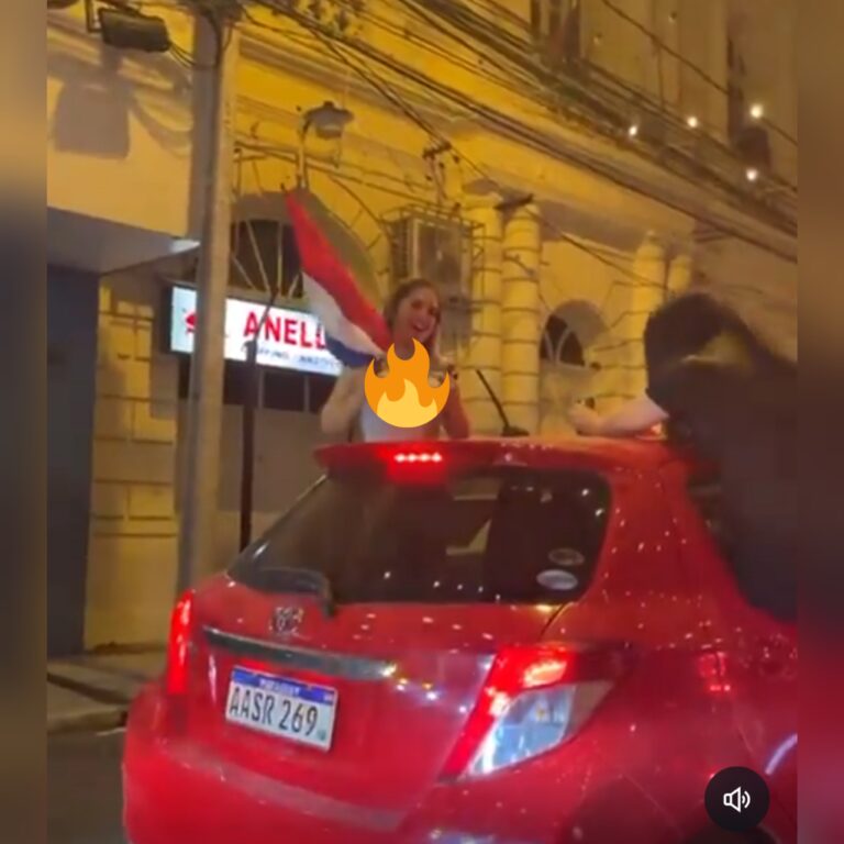 (VIDEO) ¡Yiyita celebró triunfo Albirrojo con topless!