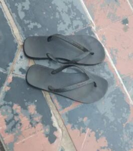 Asalta Bolt “ceniciento”: policía encontró zapatilla, se la probó y quedó preso