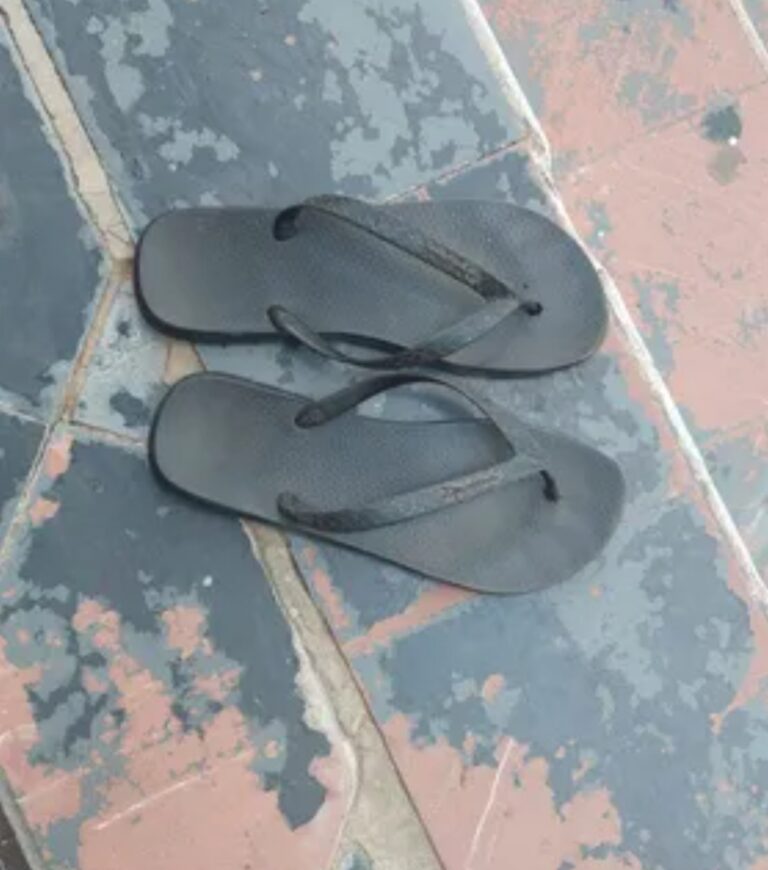 Asalta Bolt “ceniciento”: policía encontró zapatilla, se la probó y quedó preso