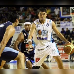 Por tercera vez, se despide uno de los mejores basquetbolistas del país