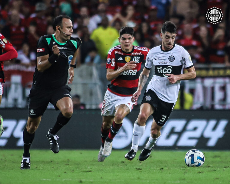 Olimpia cayó ante el Flamengo en un cuestionado partido