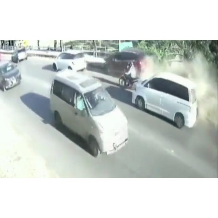 Mariachi loco del volante arrastró a varios a su paso