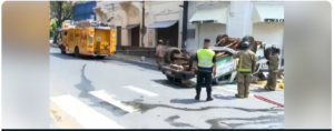 Ambulancia que transportaba a una niña chocó y volcó en pleno centro de Asunción