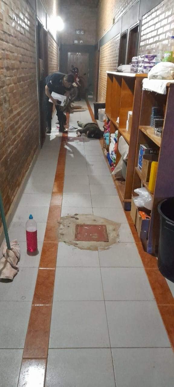 Mujer fue apuñalada por su compañero de trabajo, en un motel