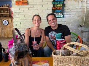 La conductora Juana Viale visitó el Mercado 4