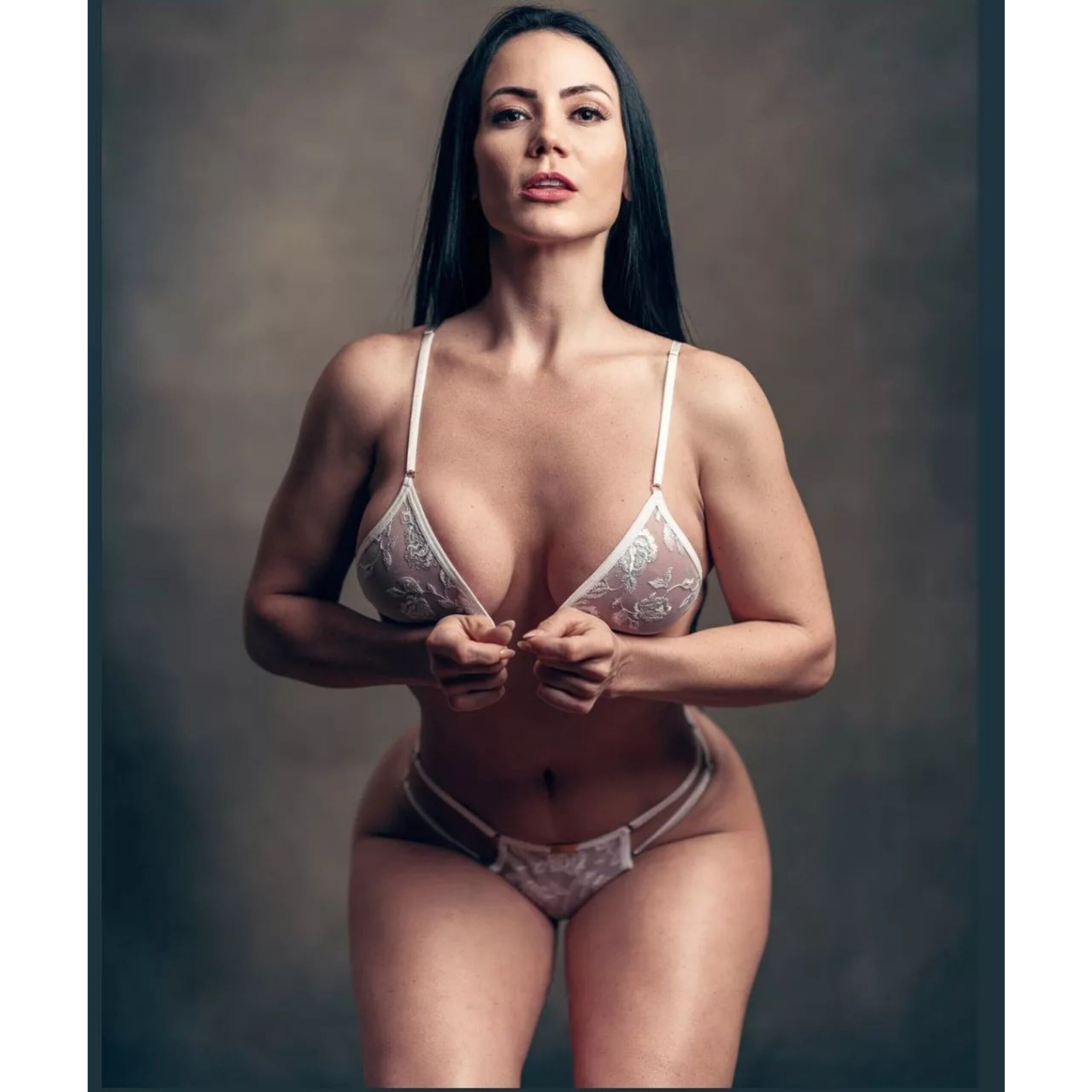 Modelo denunció que bloquearon su red social ahora que más "decente&qu...