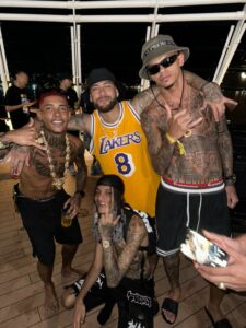 (VIDEO). Neymar en plena recuperación de su lesión y su crucero de 3 días con fiesta, DJ y regalos