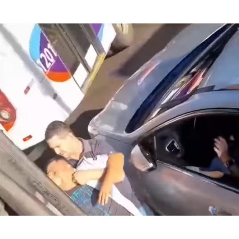 (VIDEO)Nervios de Año Nuevo: Choferes de bus de trenzaron en plena calle