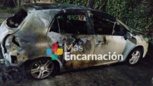 Queman auto y roban G. 10 millones en Encarnación