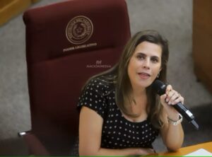 Senadores echaron a Kattya González del Congreso por uso indebido de influencias