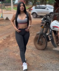 (VIDEO). ¡Indignante! Ñembo influencer es filmada maltratando a sus hijas menores