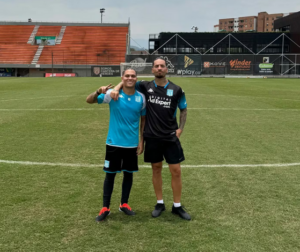 (VIDEO). Maluma sorprendió por su talento futbolístico con Juanfer Quintero