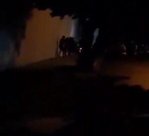 De terror: Fanáticos de la “Bichota” fueron emboscados por motochorros al salir del concierto