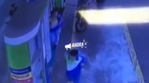 (VIDEO)Karai sopapeó a playera por no atenderle primero