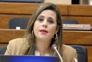 Fiscalía emite dictamen sobre la pérdida de investidura de Kattya González