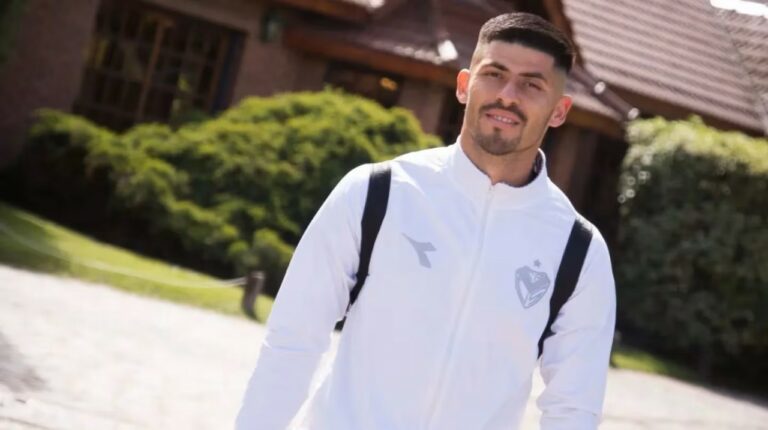 Después de estar preso, el ex pelotero de Guaraní y Vélez estaría a punto de conseguir nuevo club en Argentina