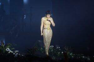 (GALERIA). Aye Alfonso canta y llora de emoción ante su público en la Expo