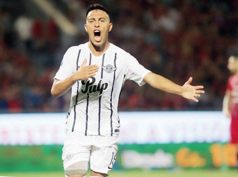 ¡A París! Pelotero liberteño será el reemplazante de Enso González