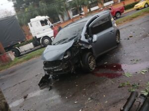 Nuevo accidente sobre Avenida Perón: tres heridos tras choque de autos