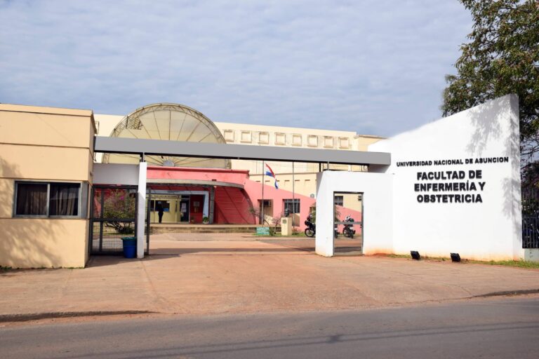 Denuncian a docente de Facultad de Enfermería y Obstetricia-UNA por acoso